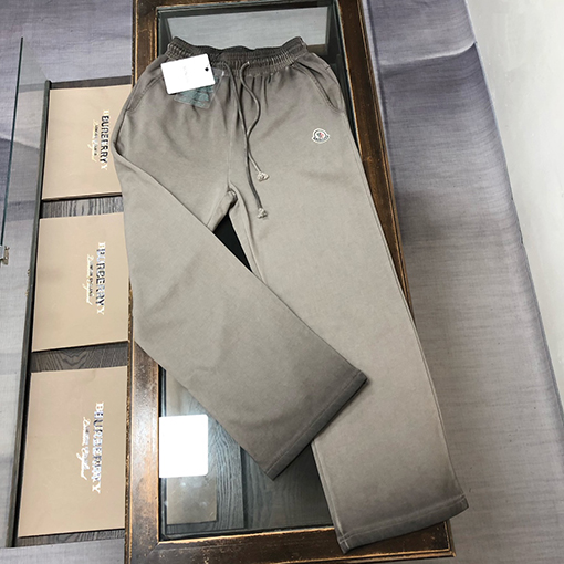 モンクレール ウォッシュのストレートスウェットパンツ