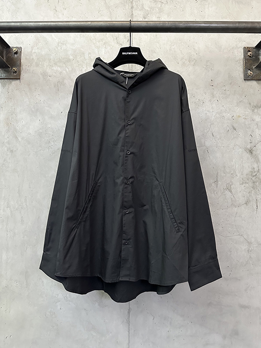 バレンシアガ 新しいフード付き長袖シャツ
