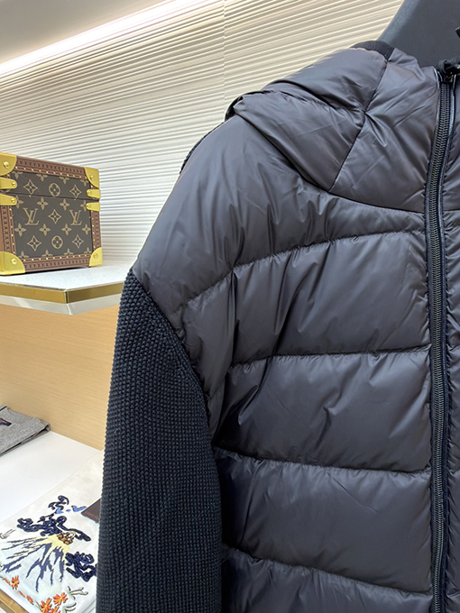 モンクレールスーパーコピー 新作ウールステッチ蛍光リボンダウンジャケット