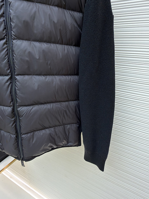 モンクレールスーパーコピー 新作ウールステッチ蛍光リボンダウンジャケット