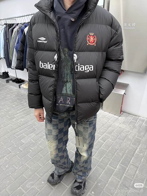 Balenciaga × Manchester United マンチェスター・ユナイテッドとのブランドサッカーダウンジャケット