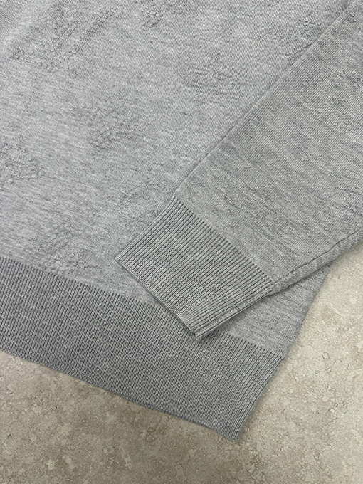 ルイヴィトンスーパーコピー 新作エンボスロゴジャカードセーター