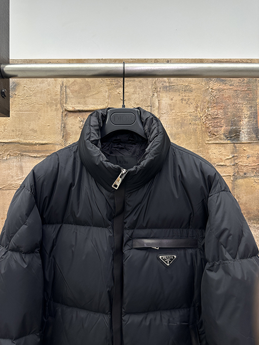 プラダスーパーコピー メンズダウンジャケット