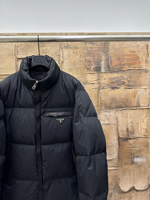 プラダスーパーコピー メンズダウンジャケット