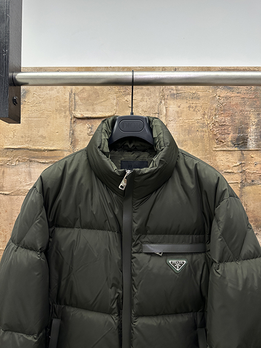 プラダスーパーコピー メンズダウンジャケット