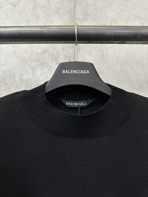 バレンシアガ 新スキーシリーズ 3M 刺繍クルーネックセーター
