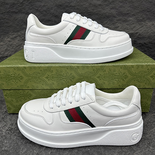 グッチスーパーコピー レトロで楽しい厚ビスケットスニーカー