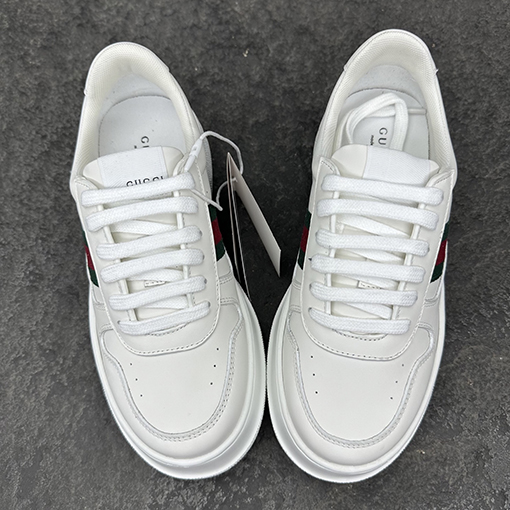 グッチスーパーコピー レトロで楽しい厚ビスケットスニーカー