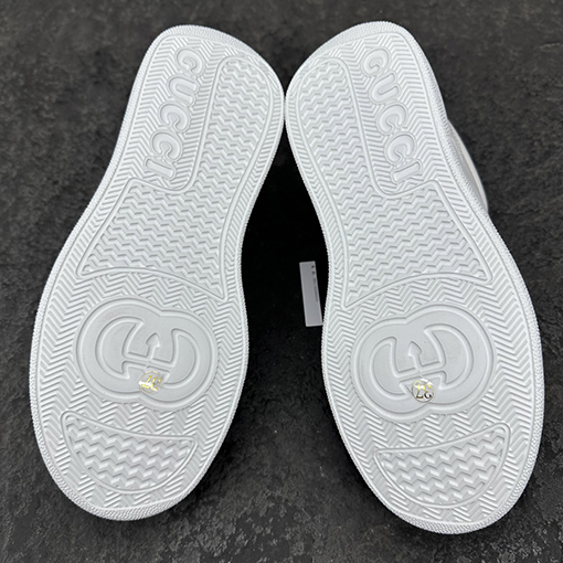 グッチスーパーコピー レトロで楽しい厚ビスケットスニーカー