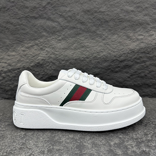 グッチスーパーコピー レトロで楽しい厚ビスケットスニーカー