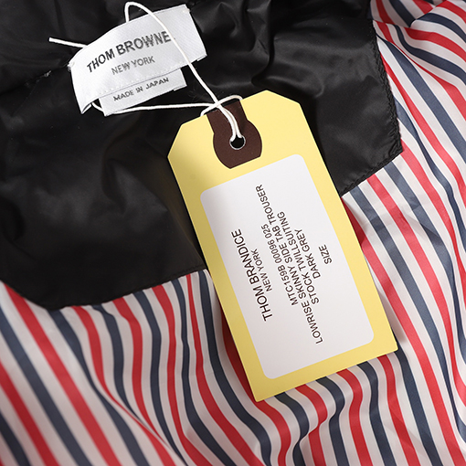 トムブラウン 新作フード付きダウンジャケット