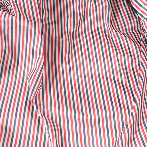 トムブラウン 新作フード付きダウンジャケット