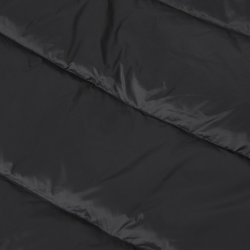 トムブラウン 新作フード付きダウンジャケット