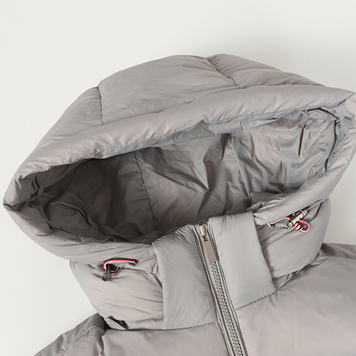 トムブラウン 新作フード付きダウンジャケット