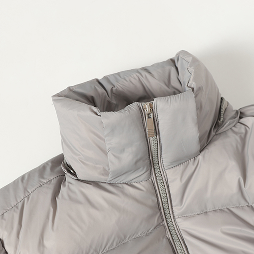 トムブラウン 新作フード付きダウンジャケット