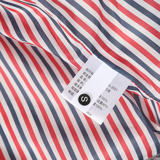 トムブラウン 新作フード付きダウンジャケット