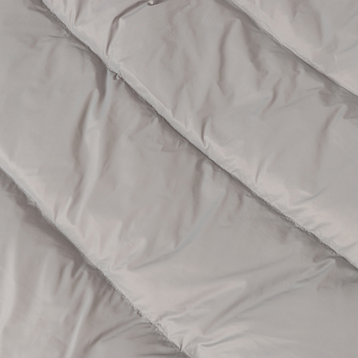 トムブラウン 新作フード付きダウンジャケット