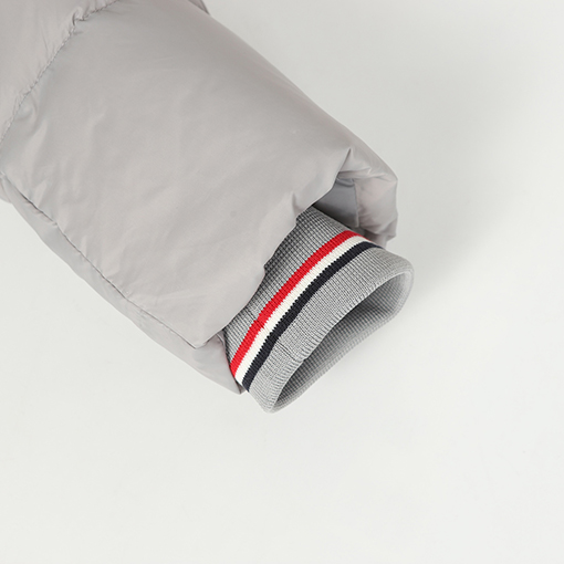 トムブラウン 新作フード付きダウンジャケット