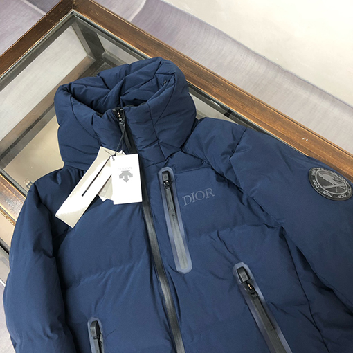 Dior X Descente Nantu コラボレーションブランドダウンスキージャケット