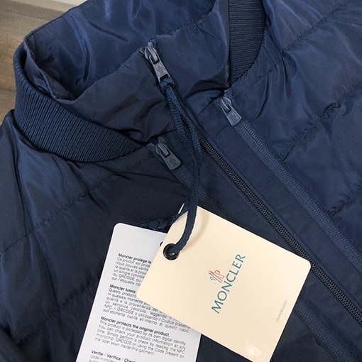 モンクレール 新しいツトーピースダウンジャケット