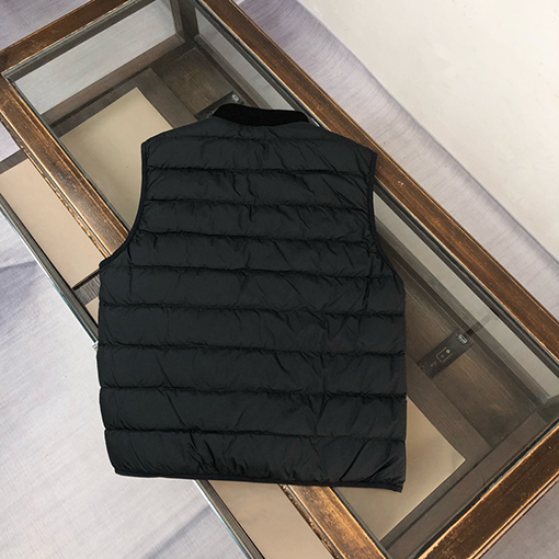 モンクレールコピー 新しいダウンベスト