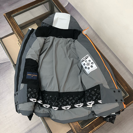 ルイヴィトン スプライスダウンジャケット