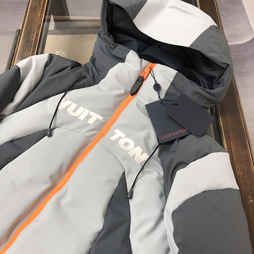 ルイヴィトン スプライスダウンジャケット