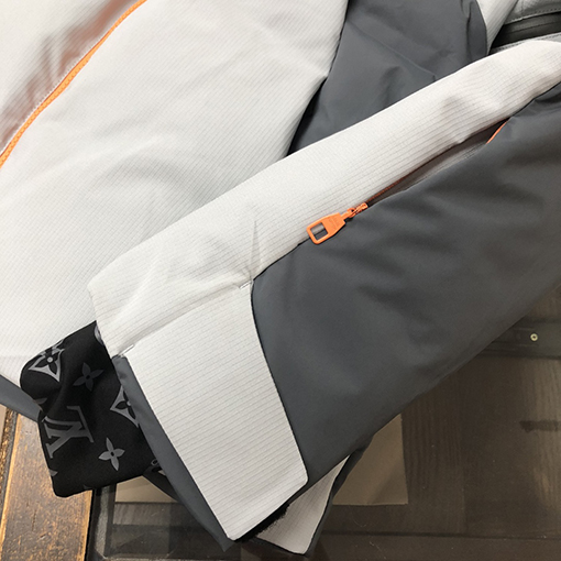 ルイヴィトン スプライスダウンジャケット