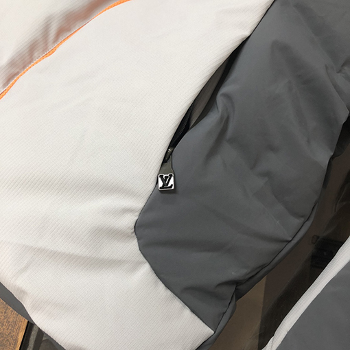 ルイヴィトン スプライスダウンジャケット