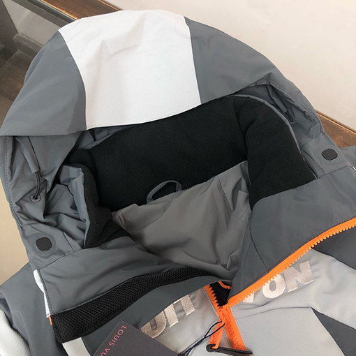 ルイヴィトン スプライスダウンジャケット