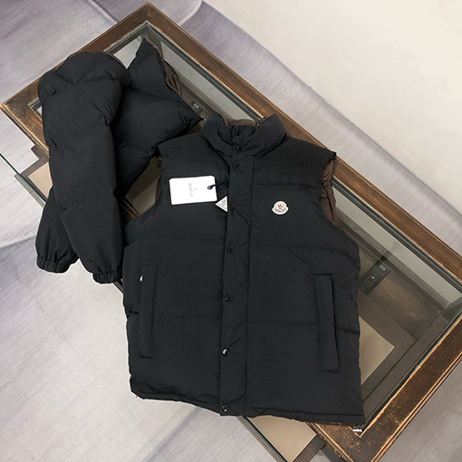モンクレール スタイリッシュなリバーシブルダウンジャケット