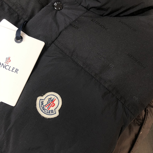 モンクレール スタイリッシュなリバーシブルダウンジャケット