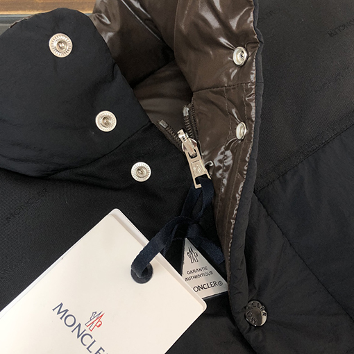 モンクレール スタイリッシュなリバーシブルダウンジャケット