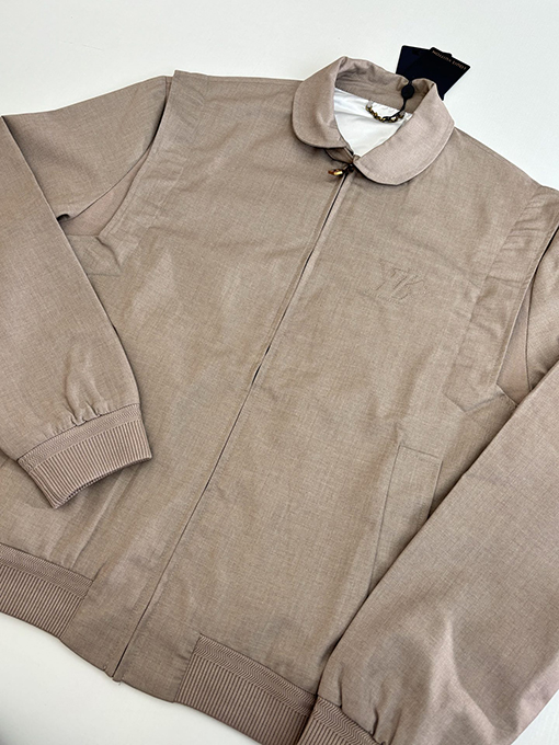 ルイヴィトン エンボスのレターカラー、ジップアップウールボンバージャケット