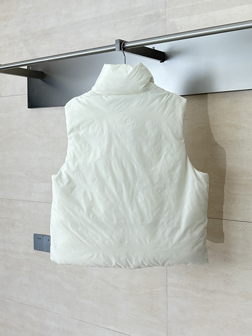 アミコピー ハート柄刺繍ダウンジャケットベスト