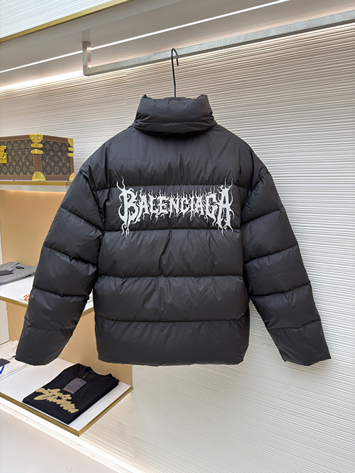 バレンシアガ フレイムプリントスタンドカラーダウンジャケット
