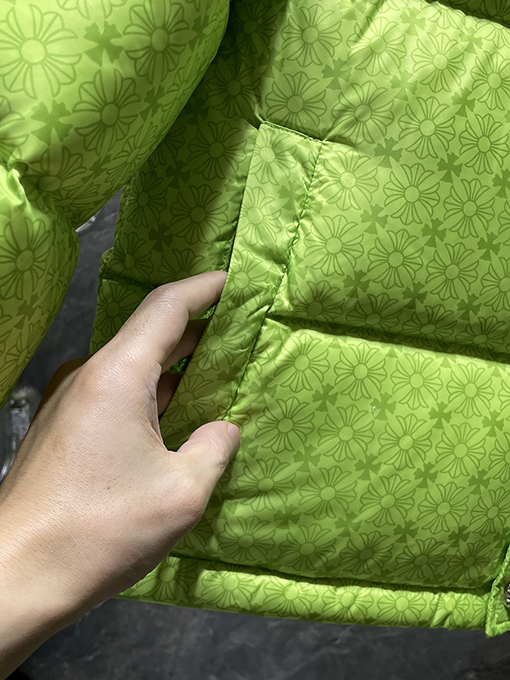 クロムハーツ ダークパターンシリーズ 蛍光グリーン ダウンジャケット