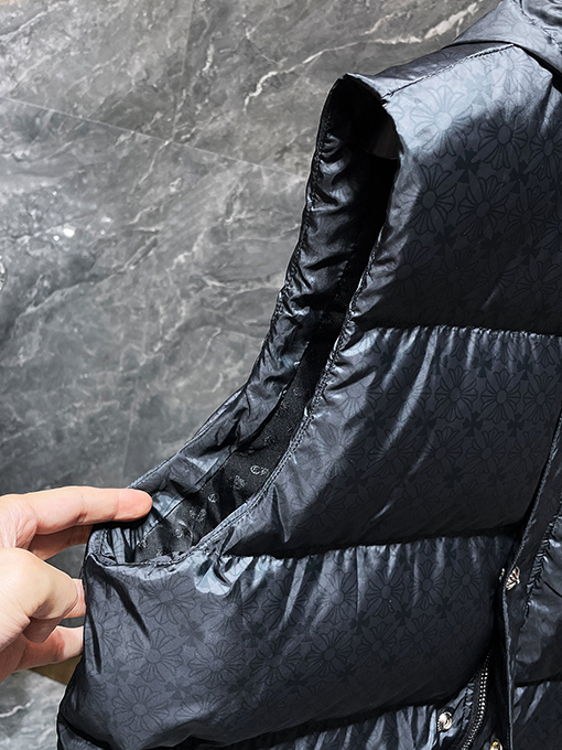 クロムハーツコピー 新しいダークパターンのフード付きダウンベスト