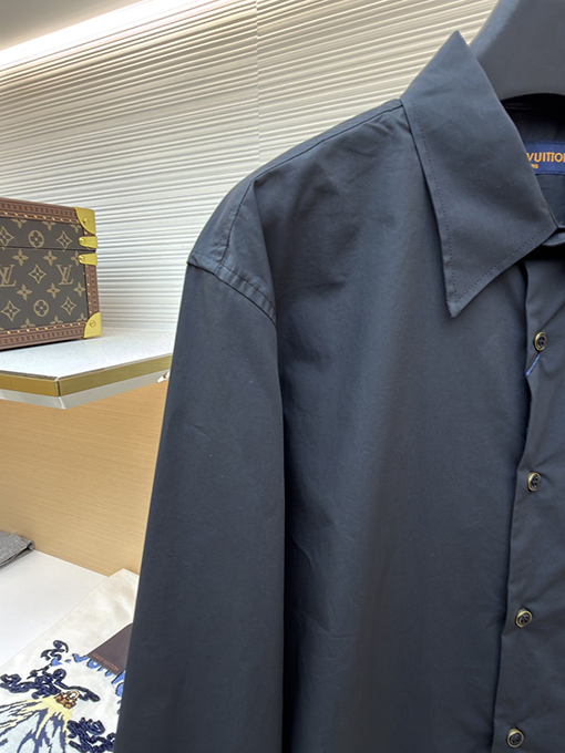 ルイヴィトンコピー ビーズロゴ長袖シャツ