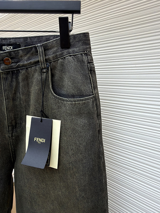 フェンディ ストレートレッグサイドポケットデニムジーンズ