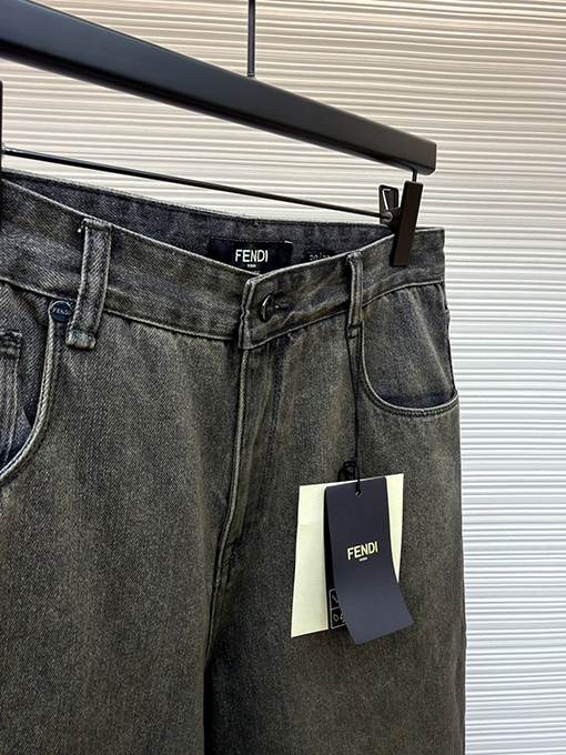 フェンディ ストレートレッグサイドポケットデニムジーンズ