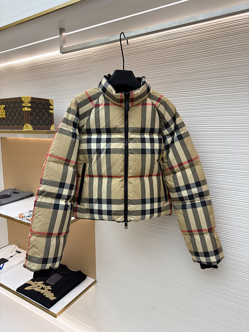 バーバリースーパーコピー スタンドカラーチェック柄ショートダウンジャケット