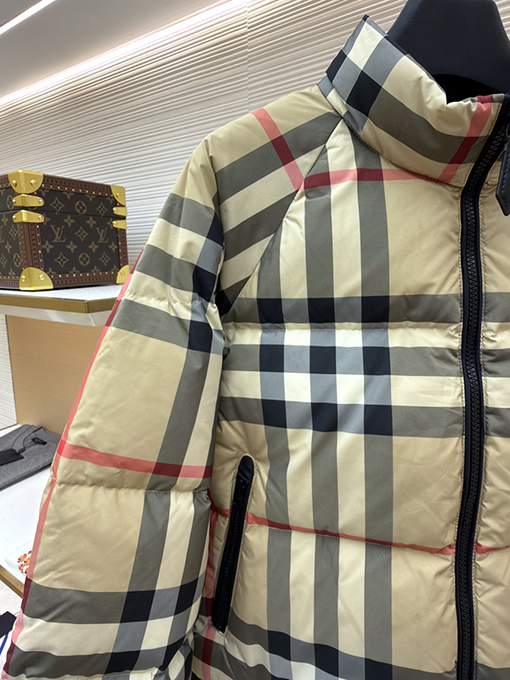 バーバリースーパーコピー スタンドカラーチェック柄ショートダウンジャケット
