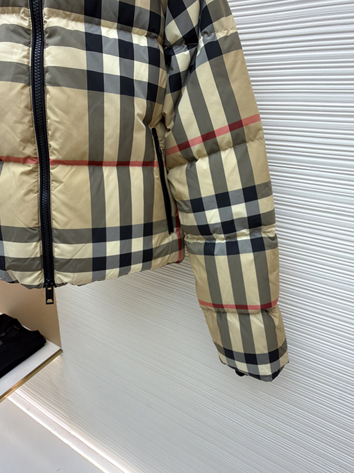 バーバリースーパーコピー スタンドカラーチェック柄ショートダウンジャケット