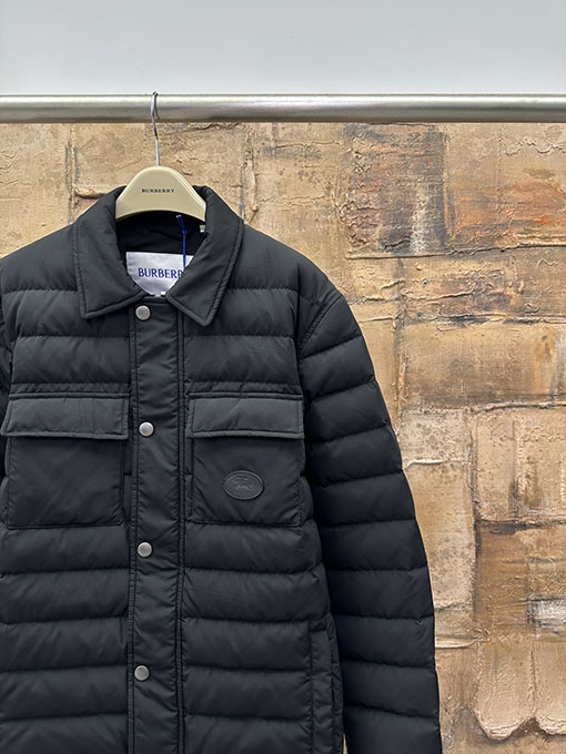 バーバリーコピー 新しい軽量ダウンジャケット