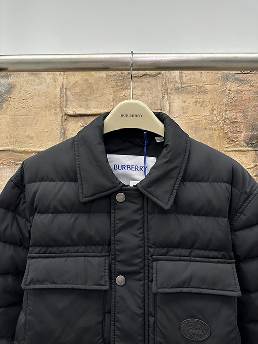 バーバリーコピー 新しい軽量ダウンジャケット