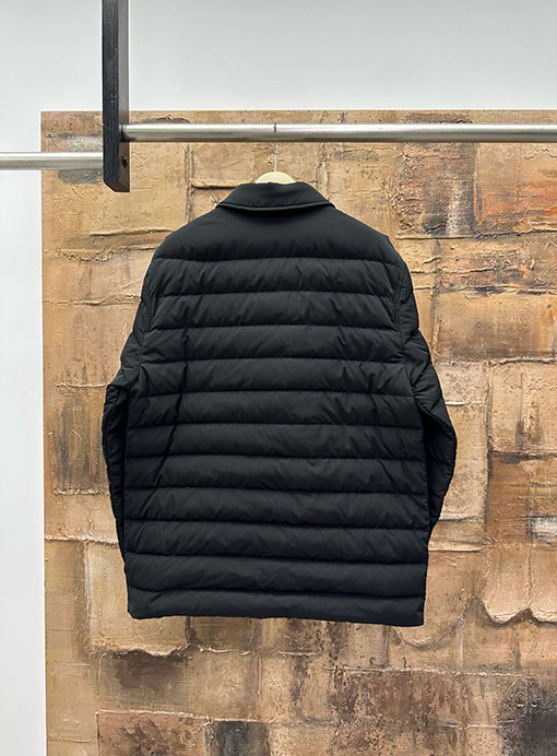 バーバリーコピー 新しい軽量ダウンジャケット