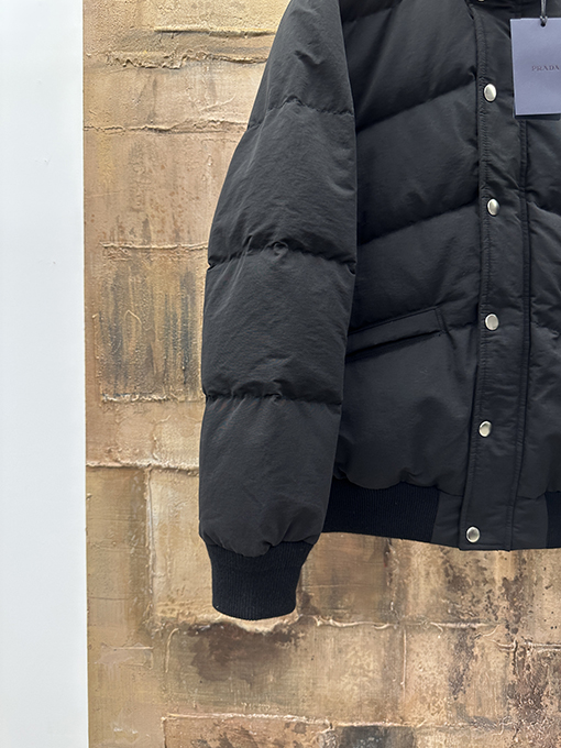 プラダコピー ツイルキルティングダウンジャケット