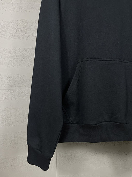 バレンシアガコピー BALENCIAGA 新ロゴ刺繍ポロカラーフード付きスパーカー