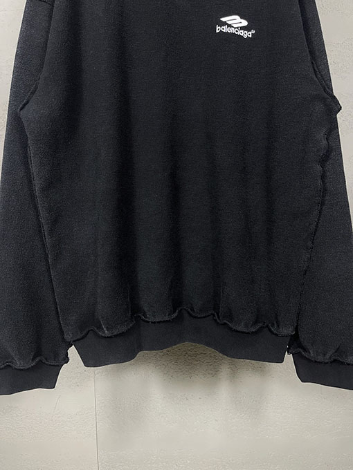 バレンシアガ 新しいロゴ刺繍入りリバースウォッシュダメージクルーネックスパーカー